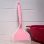 Silicone Wide Spatula Non-stick Cooking Spatula Turner for Kitchen (Color Random)